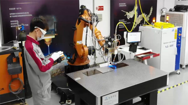 金沙威尼斯欢乐娱人城机器人激光焊接系统-操作简单